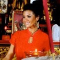 Cantiknya Farah Quinn Mengenakan Cheongsam