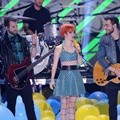 Penampilan Paramore di Teen Choice Awards 2013