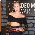 Miley Cyrus di Red Carpet MTV Video Music Awards 2013