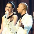 Vania Larissa Berduet dengan Marcell Siahaan di Konser Menuju Miss World 2013