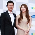 Lee Sung Jae dan Suzy miss A di Red Carpet Seoul Drama Awards 2013