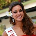 Miss Perancis Marine Lorphelin di Top 11 Beach Fashion