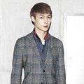 Lay EXO di Majalah L'Officiel Hommes Edisi Agustus 2013