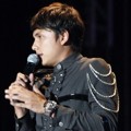 Andhika Pratama Saat Menjadi Host Inbox Awards 2013
