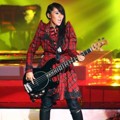 Aksi Panggung Kotak di 'Konser Ener9i: Rock Never Dies'