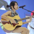 Lala Karmela Saat Tampil di Indonesia International Motor Show 2013