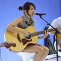 Lala Karmela Saat Tampil di Indonesia International Motor Show 2013