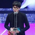 Yong Jun Hyung Beast Raih Piala Best Rookie Actor