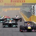 Sebastian Vettel Memimpin Jalannya Balapan