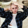 Miley Cyrus di Majalah Rolling Stone Edisi Oktober 2013