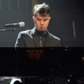Penampilan Ahmad Dhani di Konser 'Masterpiece'