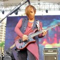 Iman J-Rocks Saat Tampil di 'HaiDay 2013'