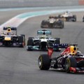 Sebastian Vettel Memimpin Jalannya Balapan