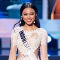 Miss Indonesia Whulandary Herman di Sesi Gaun Malam