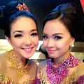 Gisella Anastasia dan Winda Viska Saat Menjadi Sinden di Acara 'Opera van Java'