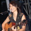Lala Karmela Saat Tampil di 'Nova Ladies Fair 2013'