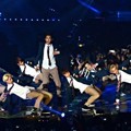 EXO Nyanyikan 'Growl' di Panggung MelOn Music Awards 2013