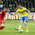 Zlatan Ibrahimovic Dikepung Para Pemain Portugal