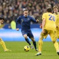 Franck Ribery Dikepung oleh Pemain Ukraina