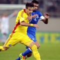 Giannis Maniatis Ganggu Pergerakan Alexandru Matel