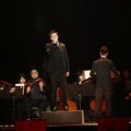 Lee Seung Gi Tampil Nyanyikan Lagu 'Return'