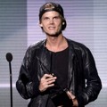 Avicii Raih Piala Favorite Artist - Electornic Dance Music