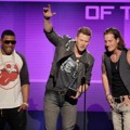Nelly dan Florida Georgia Line Raih Piala Single of The Year