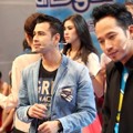 Raffi Ahmad dan Denny Cagur Saat Menjadi Host Acara Musik 'Dahsyat'