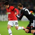 Shinji Kagawa Lepas dari Hadangan Omer Toprak