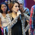 Ayu Ting Ting di Acara Musik 'Dahsyat'