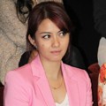 Revalina S. Temat di Premiere Film 'Isyarat'