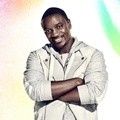 Akon Menjadi Model H&M