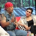 Indro Warkop dan Syahrini Menjadi Bintang Tamu di 'Buka-Bukaan'