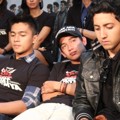 Deva Mahendra, Adipati Dolken dan Aaron Ashab di Jumpa Pers Film 'Slank Nggak Ada Matinya'