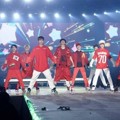 EXO Saat Tampil Nyanyikan Lagu 'Happiness'