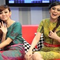 Rina Nose dan Nycta Gina di Acara 'Buka-Bukaan'