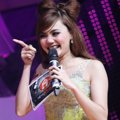 Rina Nose Saat Menjadi Host Acara AFI 2013