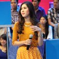 Syahnaz Sadiqah Saat Menjadi Host 'Dahsyat'