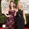 Tina Fey dan Amy Poehler di Red Carpet Golden Globe Awards 2014
