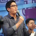 Marcel Chandrawinata Saat Menjadi Host Acara 'Dahsyat'