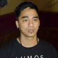 Enda Ungu Saat Menggelar Jumpa Pers di Jalan Tebet Barat Dalam, Jakarta Selatan