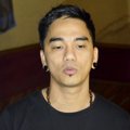 Enda Ungu Saat Menggelar Jumpa Pers di Jalan Tebet Barat Dalam, Jakarta Selatan