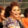 Vega Darwanti Saat Syuting Bukan Empat Mata