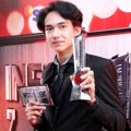 Adipati Dolken Raih Piala Selebriti Pria Paling Memikat