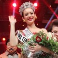 Putri Indonesia 2014 Saat Menemui Wartawan Seusai Acara