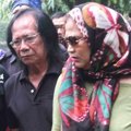 Yon Koeswoyo Saat Pemakaman Murry Koes Plus