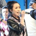 Rini Wulandari Saat Tampil di Acara 'Dahsyat'