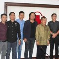Ungu Saat Mendatangi Gedung Palang Merah Indonesia