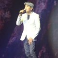 Glenn Fredly Saat Tampil di Konser '40 Tahun Eros Djarot Berkarya'