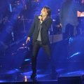 Penampilan Once Mekel di Konser '40 Tahun Eros Djarot Berkarya'